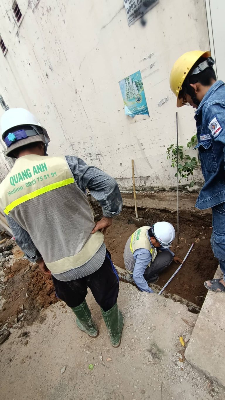 Máy biến áp ngâm dầu đang hoạt động.