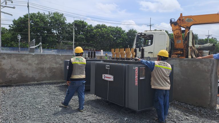 Hình ảnh minh họa các loại trạm biến áp khác nhau.