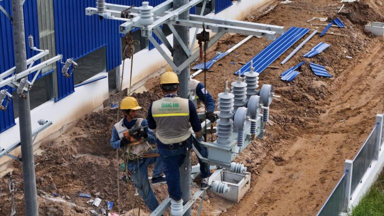 Trạm biến áp tại các vị trí và thiết kế khác nhau.