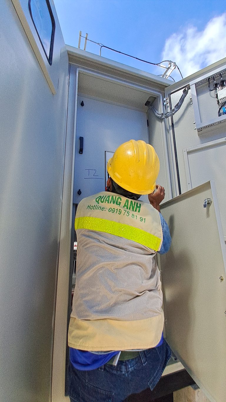 Trạm biến áp 2000kVA lắp đặt tại khu công nghiệp.