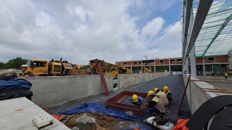 Hình ảnh minh họa việc ký kết hợp đồng trọn gói.