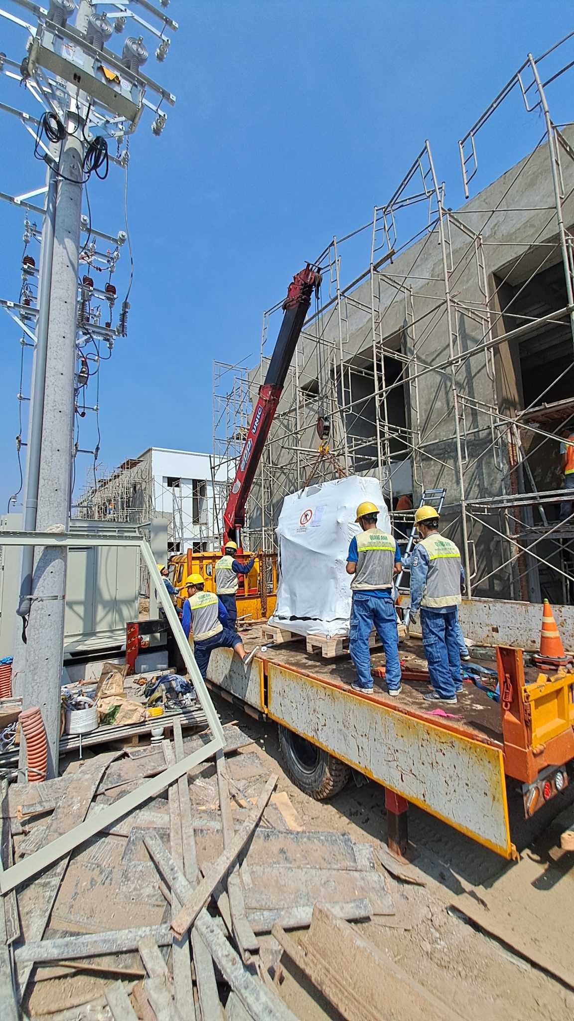 Hệ thống trạm biến áp 1250kVA trong môi trường công nghiệp.