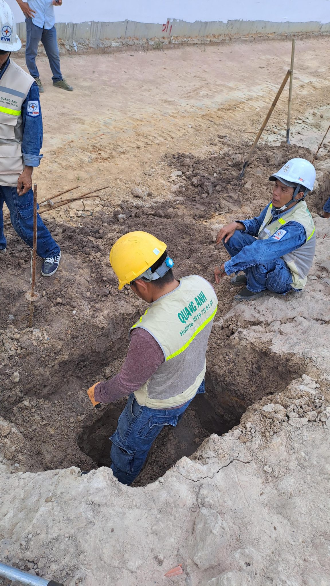Hình ảnh hợp tác kinh doanh trạm sạc cùng VinFast.
