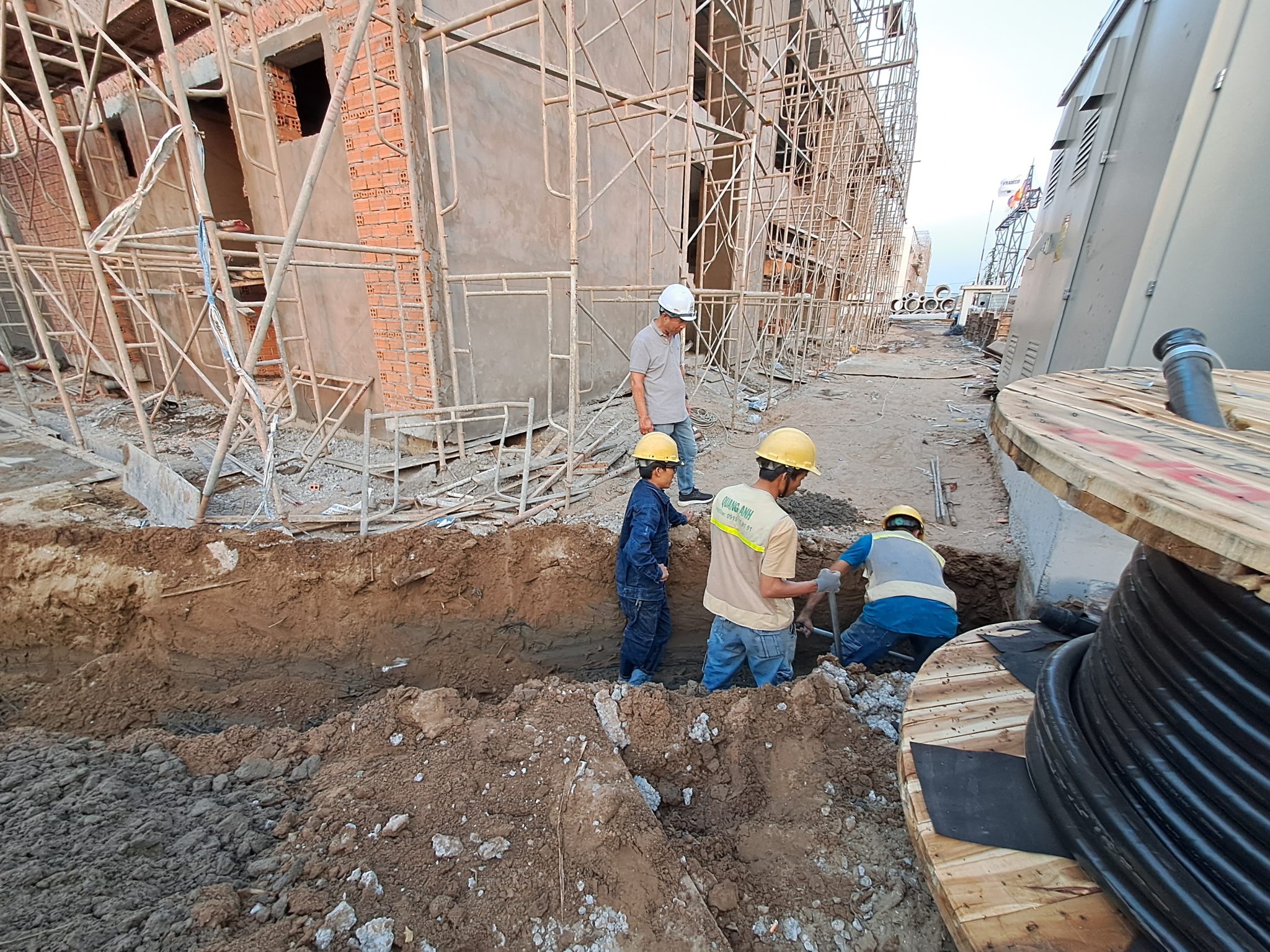 Giá trị cốt lõi QuangAnhcons Logo và giấy chứng nhận của QuangAnhcons