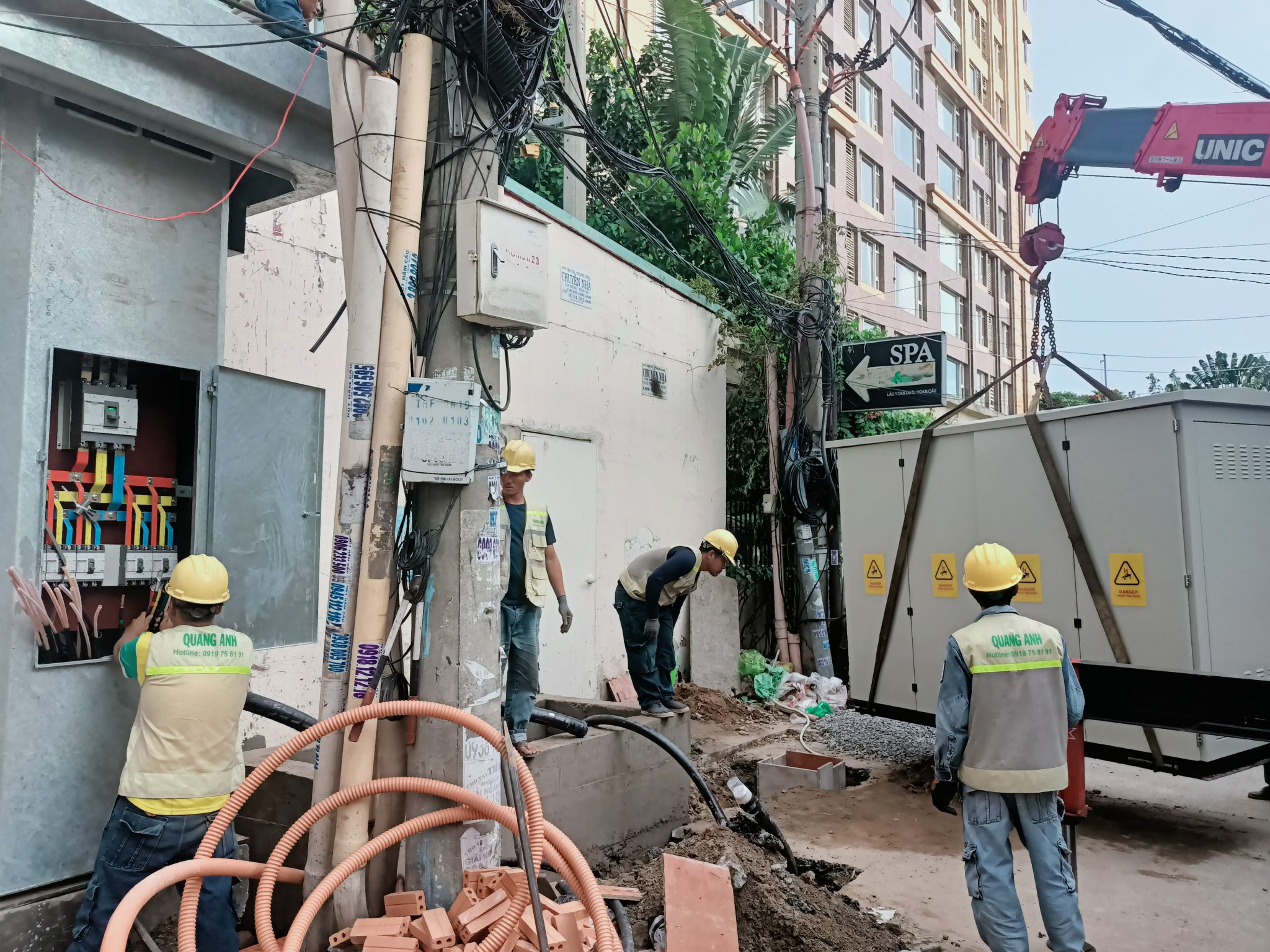 Thiết bị và công nghệ trạm sạc xe điện Trạm sạc xe điện cùng thiết bị sạc AC và DC