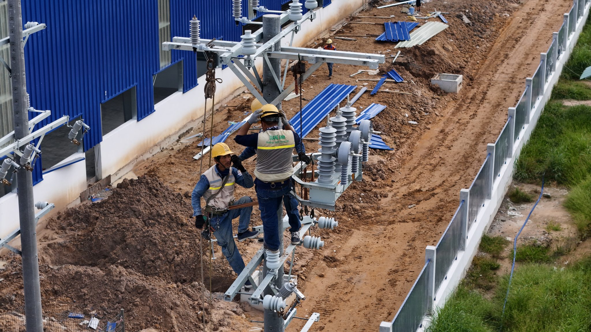 Hạ tầng điện Quanganhcons Hạ tầng điện do Quanganhcons xây dựng ở Quảng Ngãi
