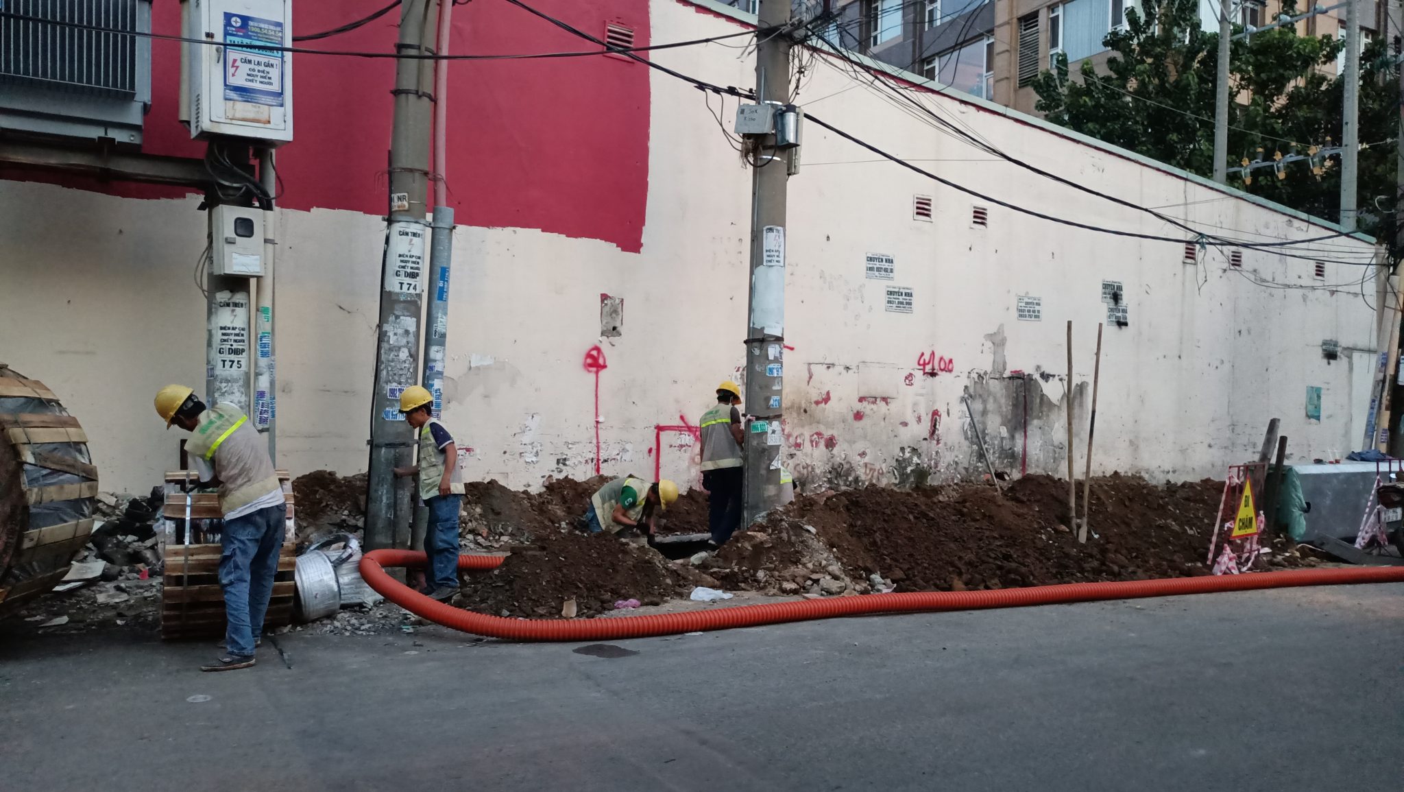 Hoạt động xây dựng tại Việt Nam Hình ảnh công trình xây dựng tại Việt Nam.