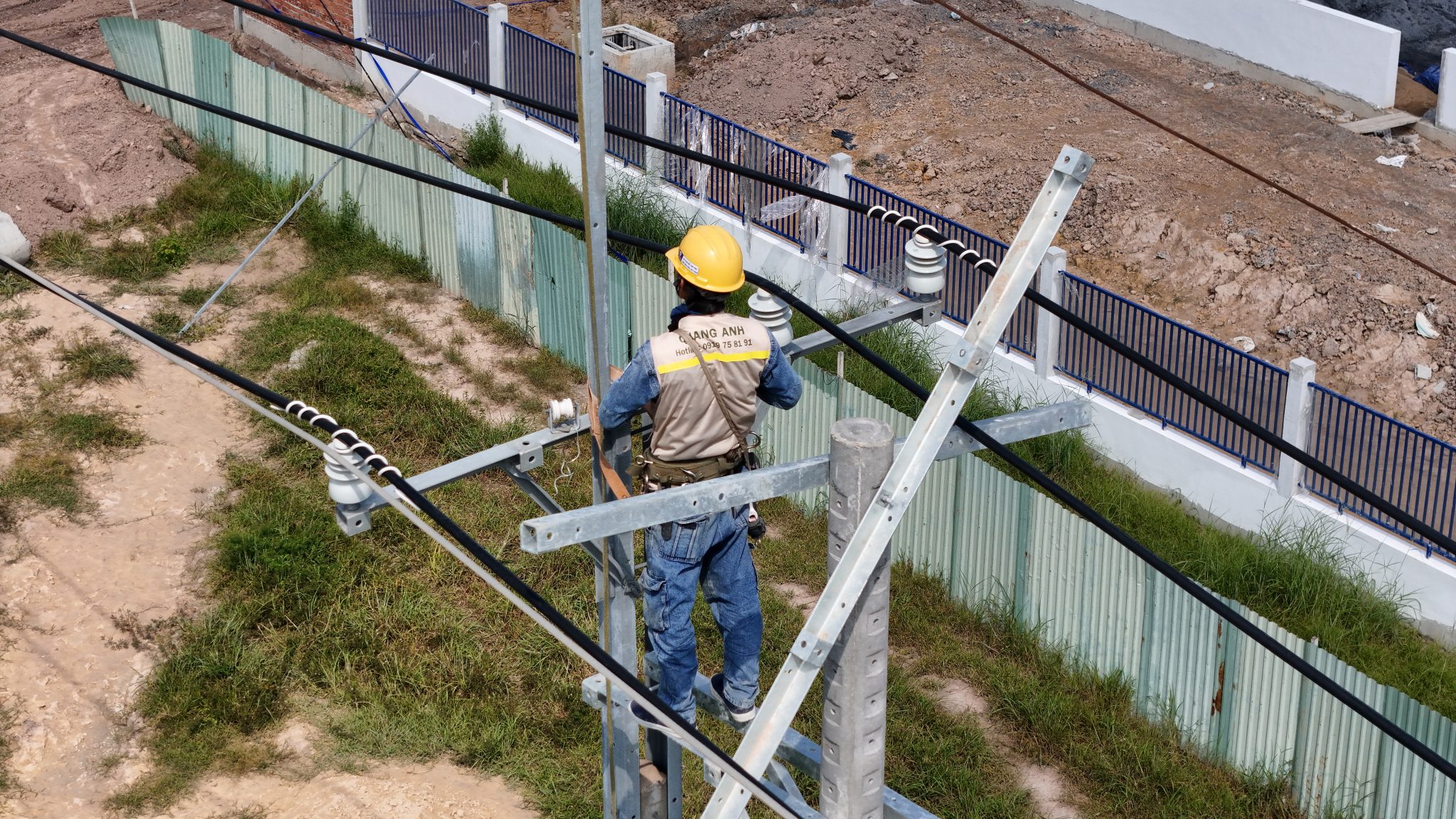 Sơ đồ minh họa sai lầm khi chọn công suất trạm biến áp 800kVA, bố trí tụ bù 400kVar và checklist đánh giá nhà thầu