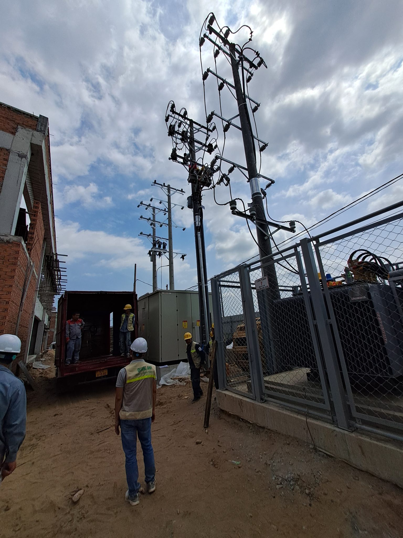 Các hạng mục thi công chính Current installations in an industrial environment
