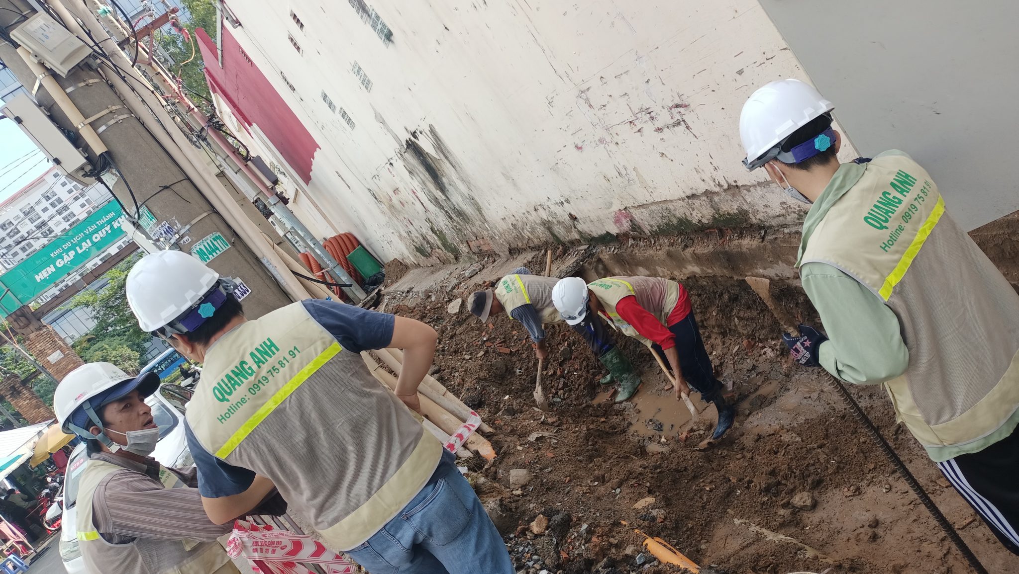 Kiểm tra khẩn cấp máy biến áp 24h Đội kỹ thuật kiểm tra khẩn cấp máy biến áp công nghiệp: đo cách điện, kiểm tra dầu và nối đất trước quyết định đóng điện tạm