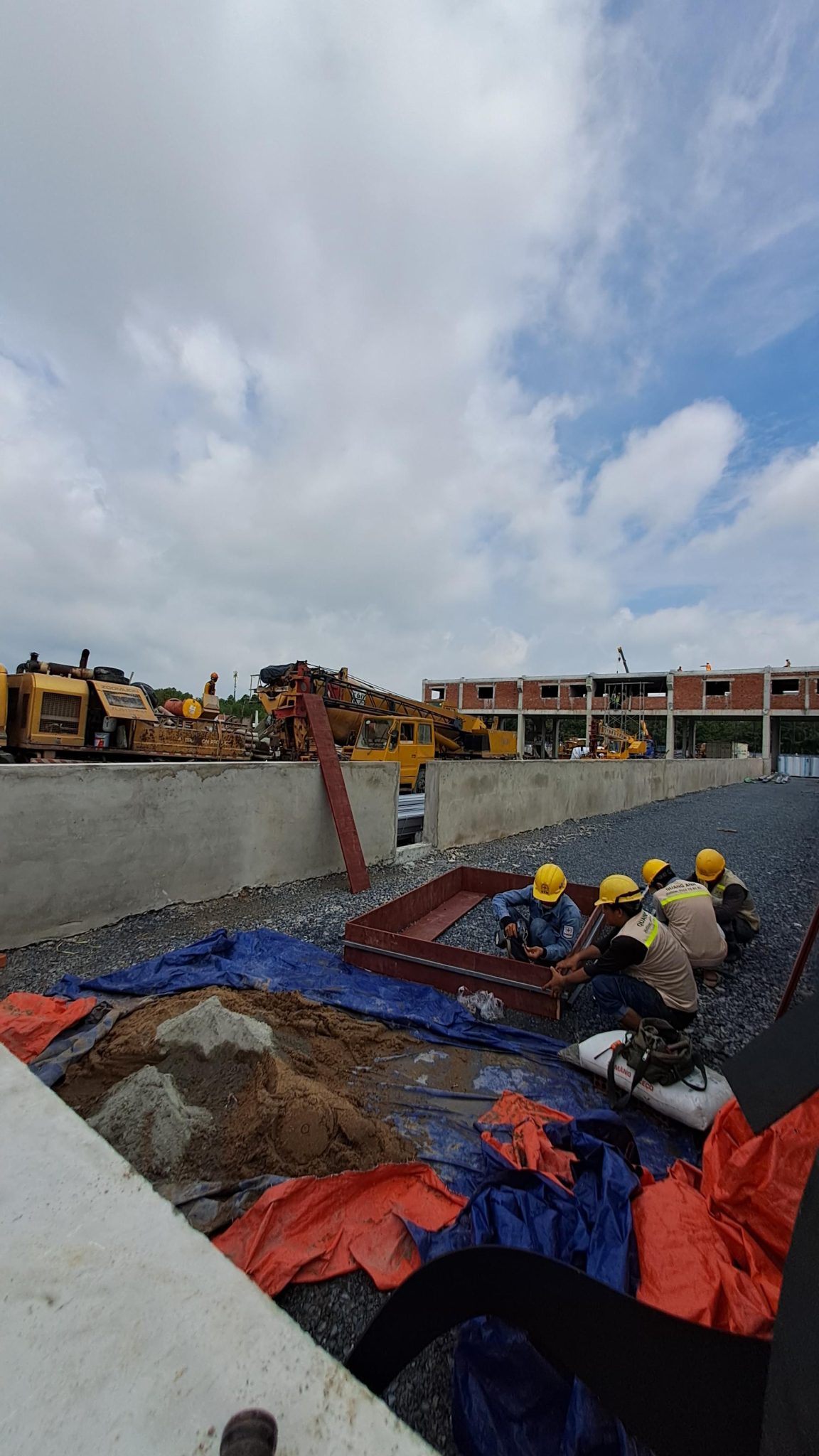 Xu hướng mới trạm sạc EV Điểm sạc xe điện tích hợp năng lượng mặt trời.