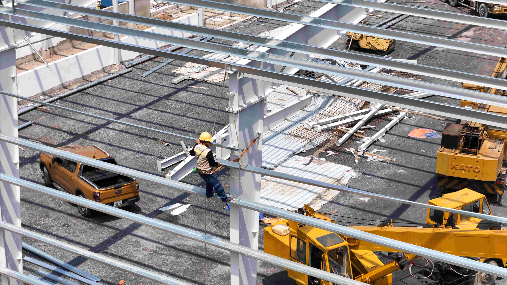 Quy trình của Quanganhcons Kỹ sư từ Quanganhcons trong quá trình cài đặt hệ thống điện năng lượng mặt trời.