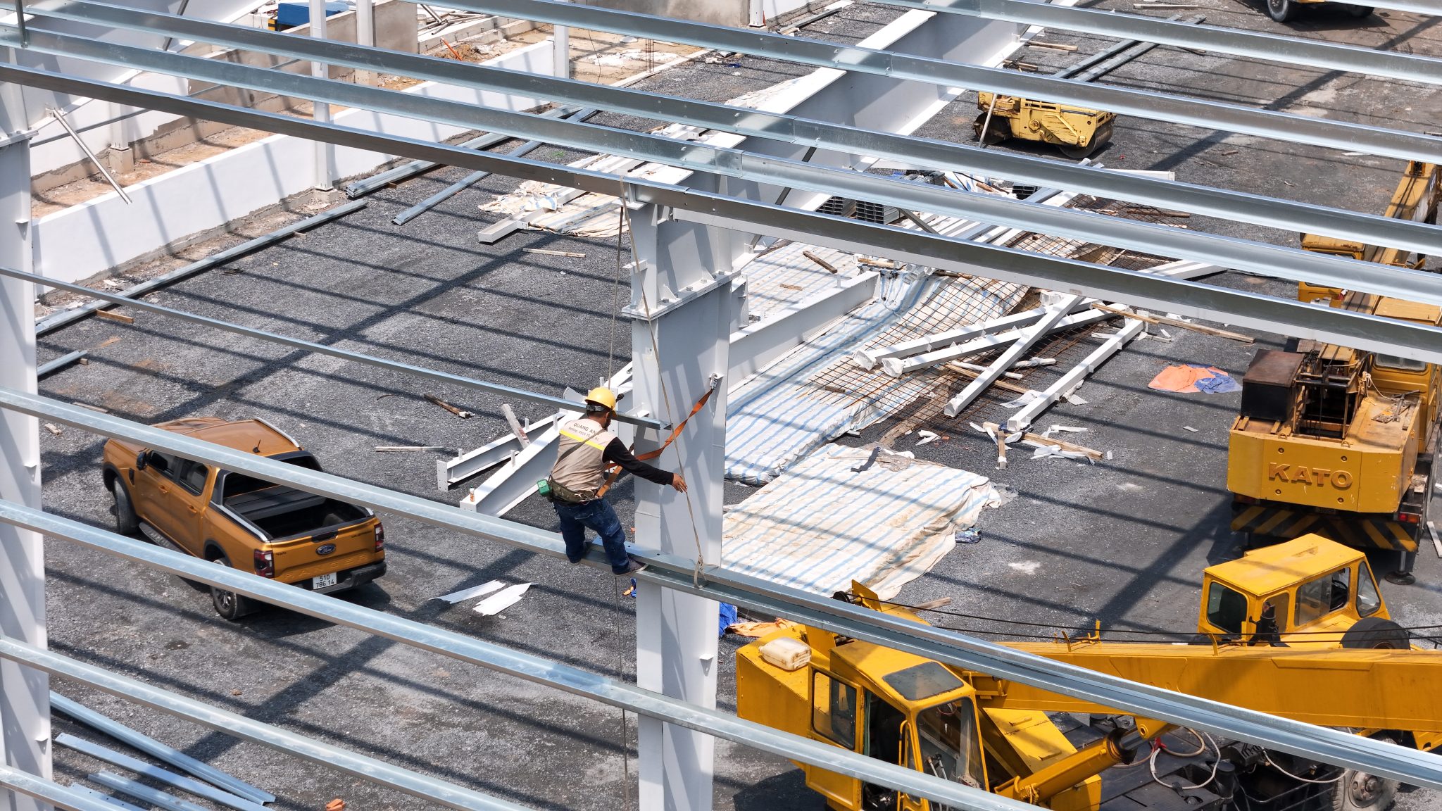 Thực hiện thi công hệ thống điện công nghiệp QuangAnhcons triển khai thi công hệ thống điện công nghiệp