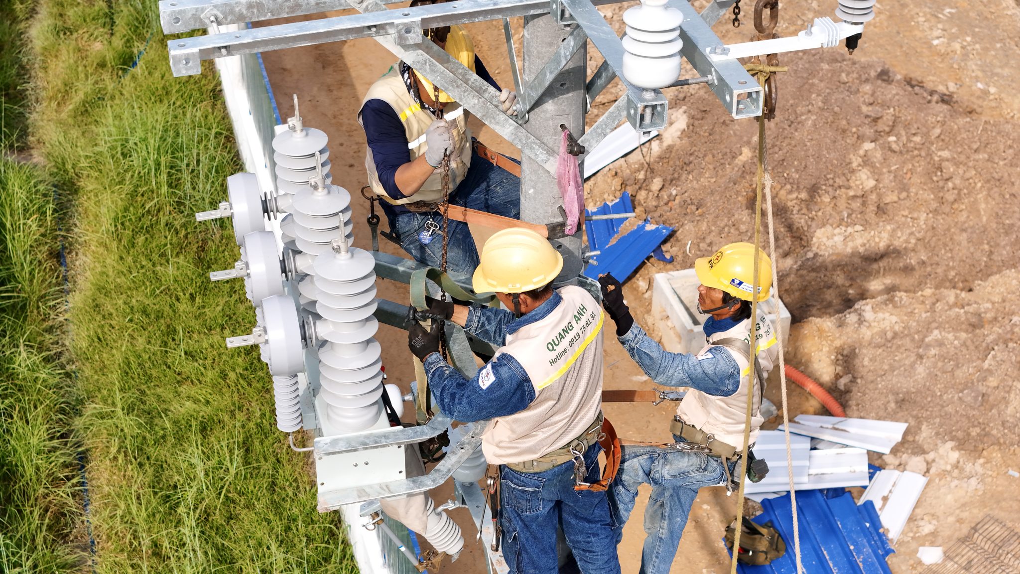 Thi công điện ngầm cùng QuangAnhcons QuangAnhcons chuyên nghiệp trong thi công điện ngầm