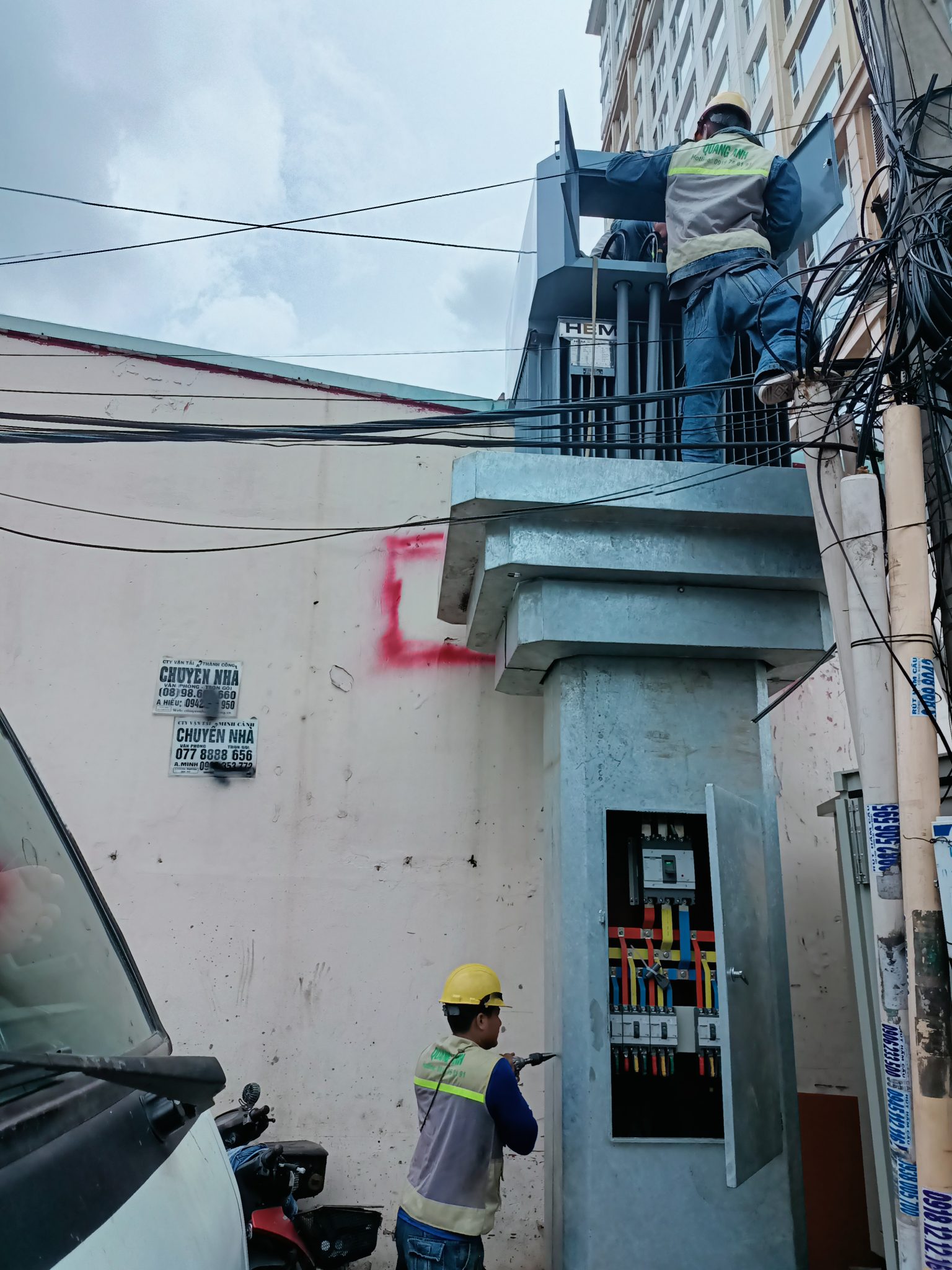 Khả năng thi công của QuangAnhcons Kỹ sư QuangAnhcons làm việc với công nghệ mới