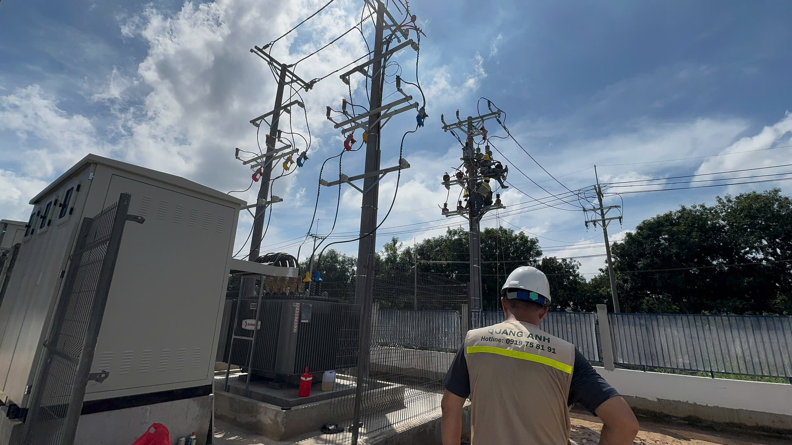 Thi công trạm biến áp nền 2×2500 kVA tại RVN Fibers – QuangAnhcons Hình ảnh công trình trạm biến áp đặt nền 2×2500 kVA nhà máy RVN Fibers do QuangAnhcons thi công